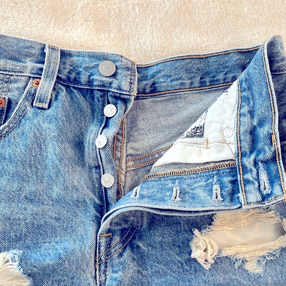 Levi's Premium 501 Jean Shorts High Rise size 26 EUC - Picture 3 of 5